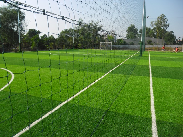 Thi công sân bóng cỏ nhân tạo